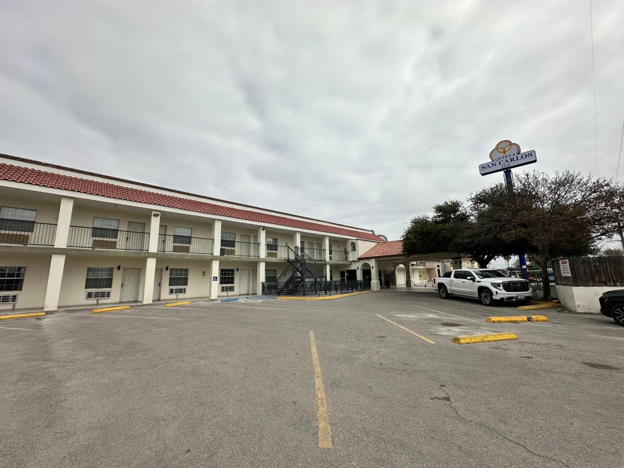 Hotel Quinta San Carlos Inn Manuel Valdez Exterior photo